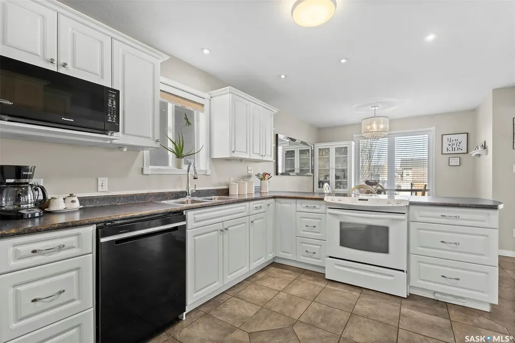 813 Sandy Rise Martensville SK S0K 2T2