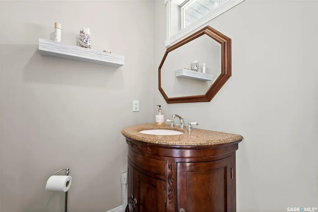 813 Sandy Rise Martensville SK S0K 2T2