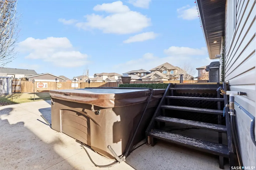 813 Sandy Rise Martensville SK S0K 2T2