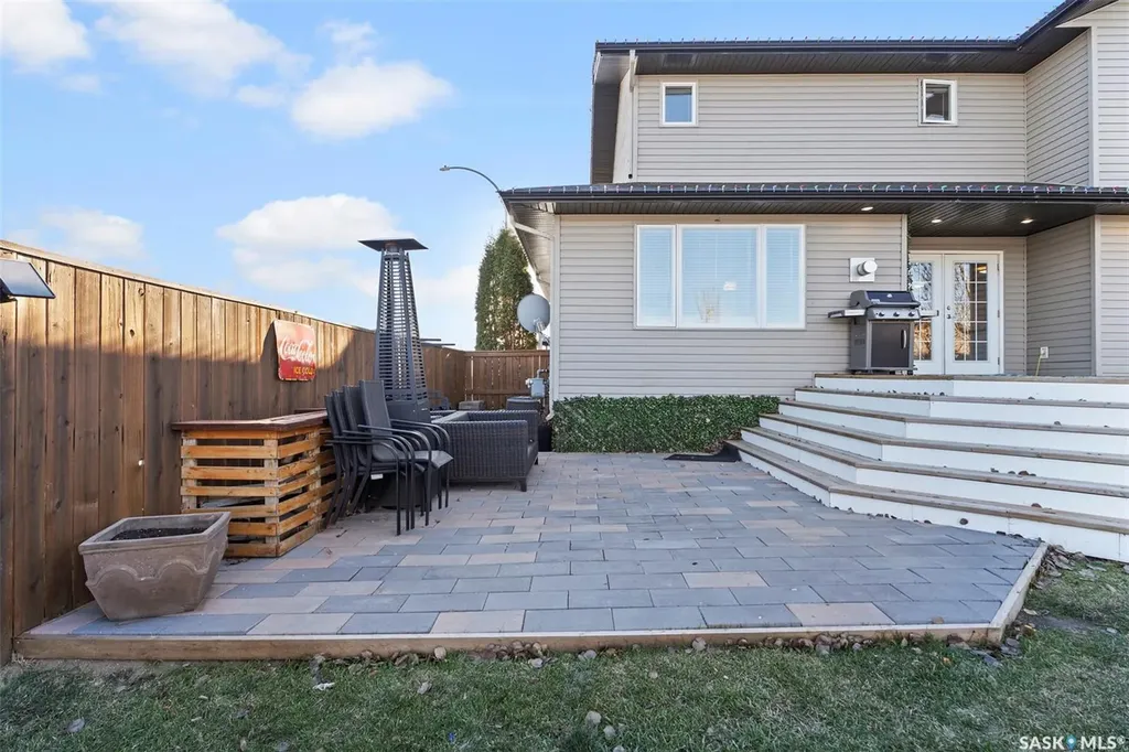 813 Sandy Rise Martensville SK S0K 2T2