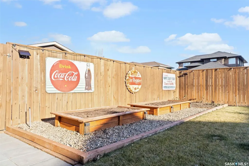 813 Sandy Rise Martensville SK S0K 2T2