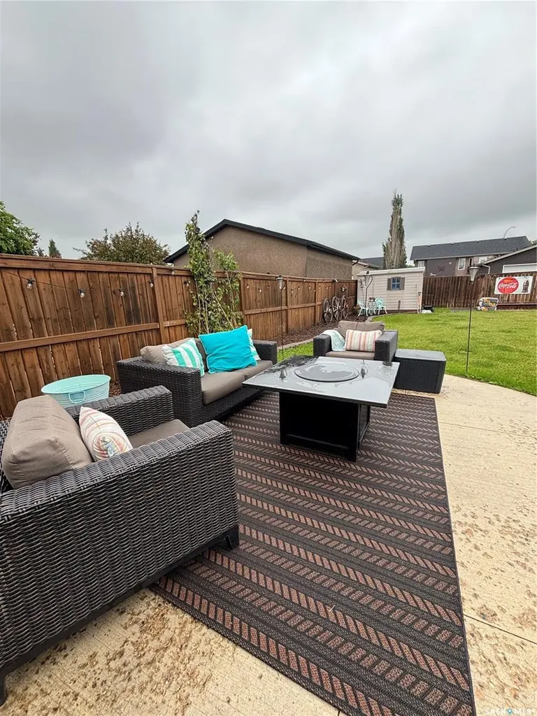 813 Sandy Rise Martensville SK S0K 2T2