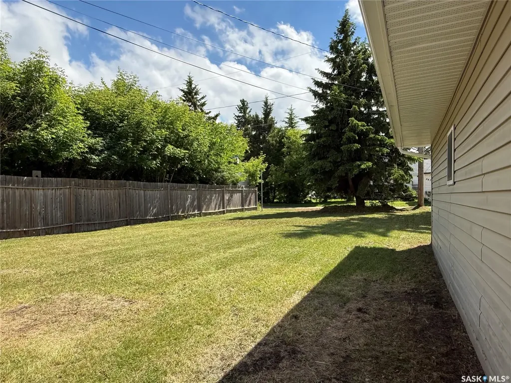443 7th Avenue W Melville SK S0A 2P0