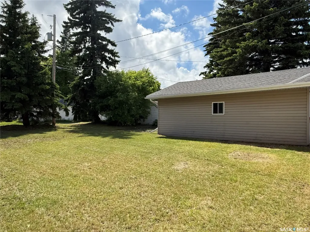 443 7th Avenue W Melville SK S0A 2P0