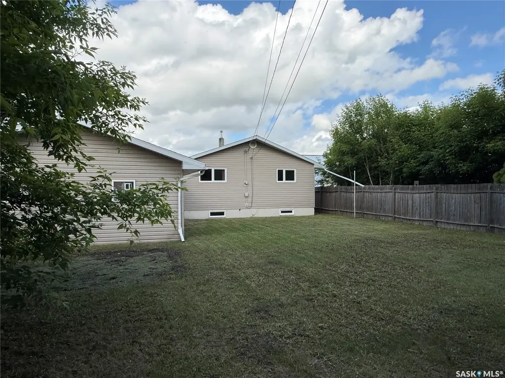 443 7th Avenue W Melville SK S0A 2P0