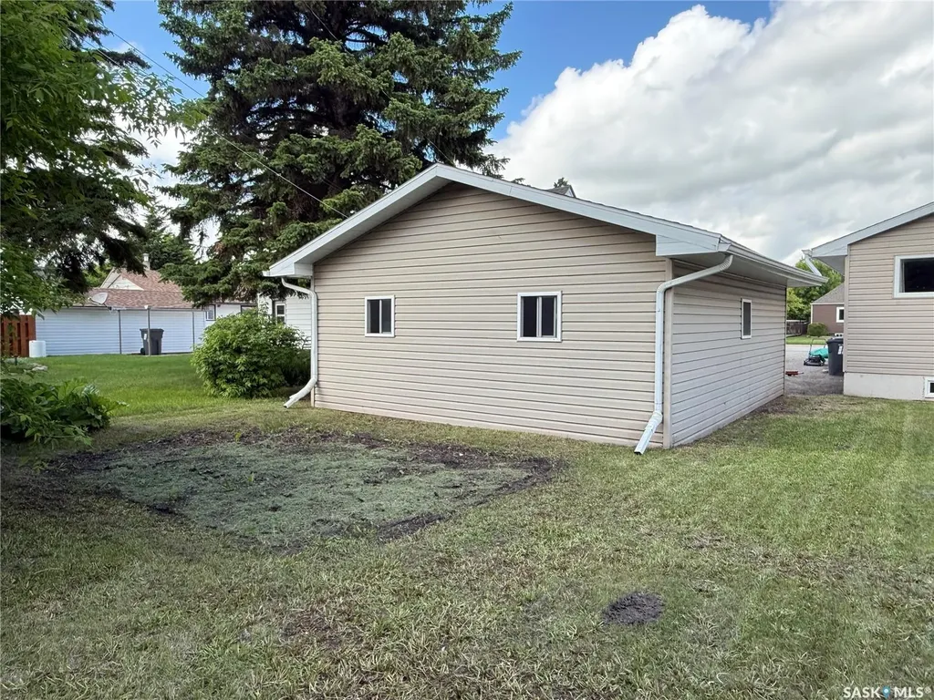 443 7th Avenue W Melville SK S0A 2P0