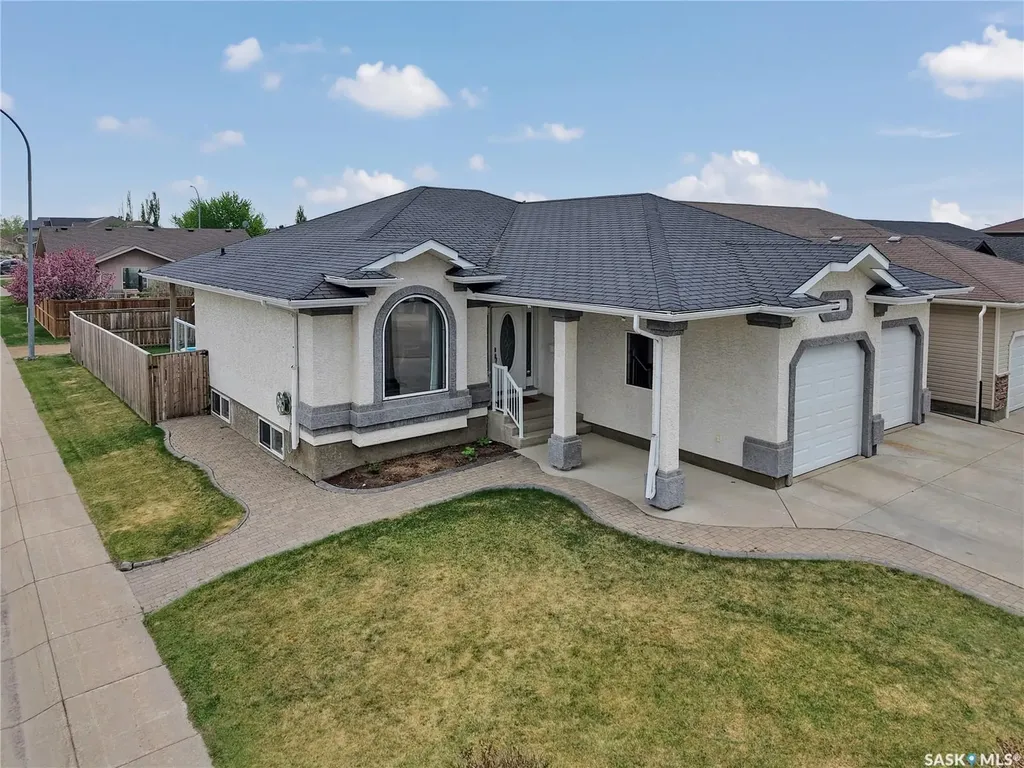 201 Brookside Court Warman SK S0K 0A1