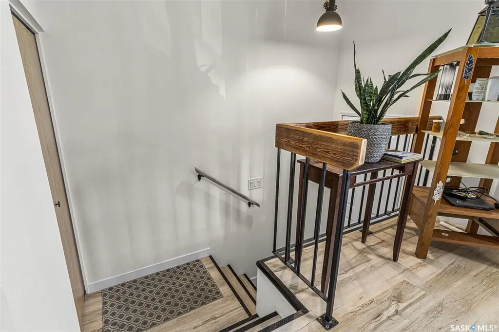 837 Kingsmere Boulevard Saskatoon SK S7J 4C4