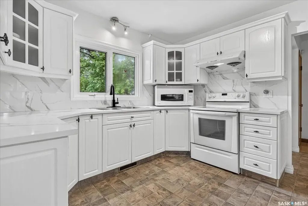 20 Dunning Crescent Regina SK S4S 3W1