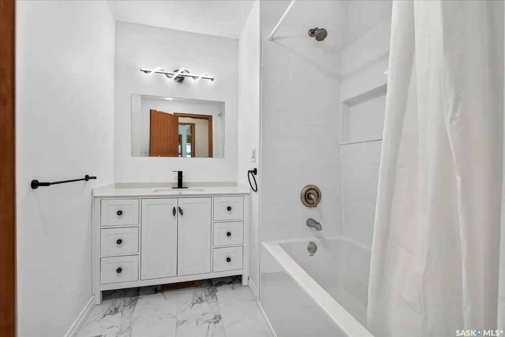 20 Dunning Crescent Regina SK S4S 3W1