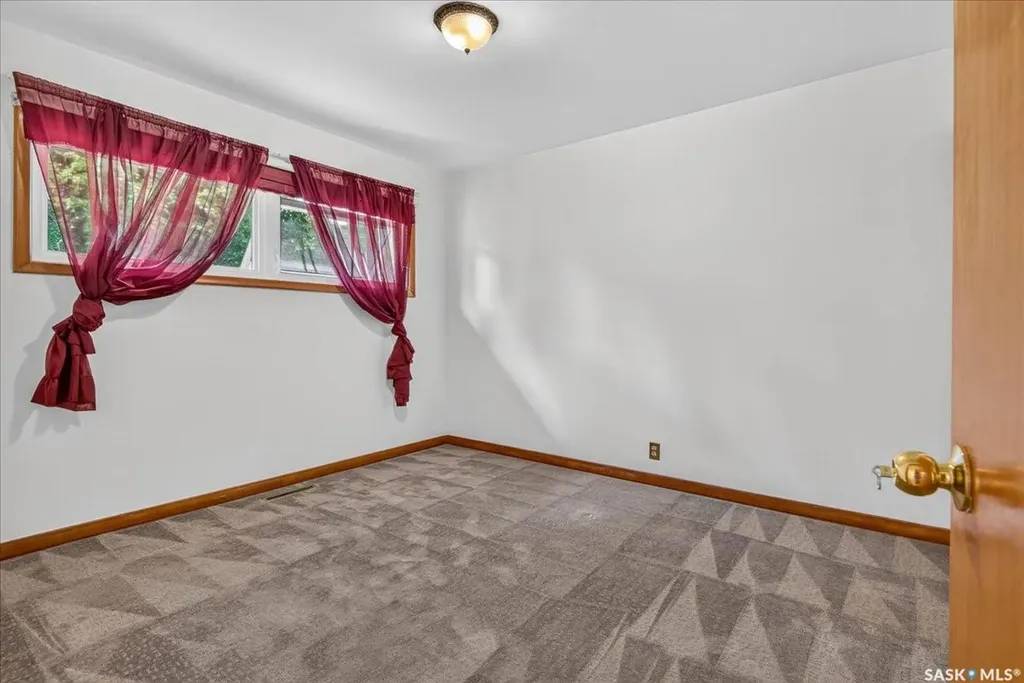 20 Dunning Crescent Regina SK S4S 3W1