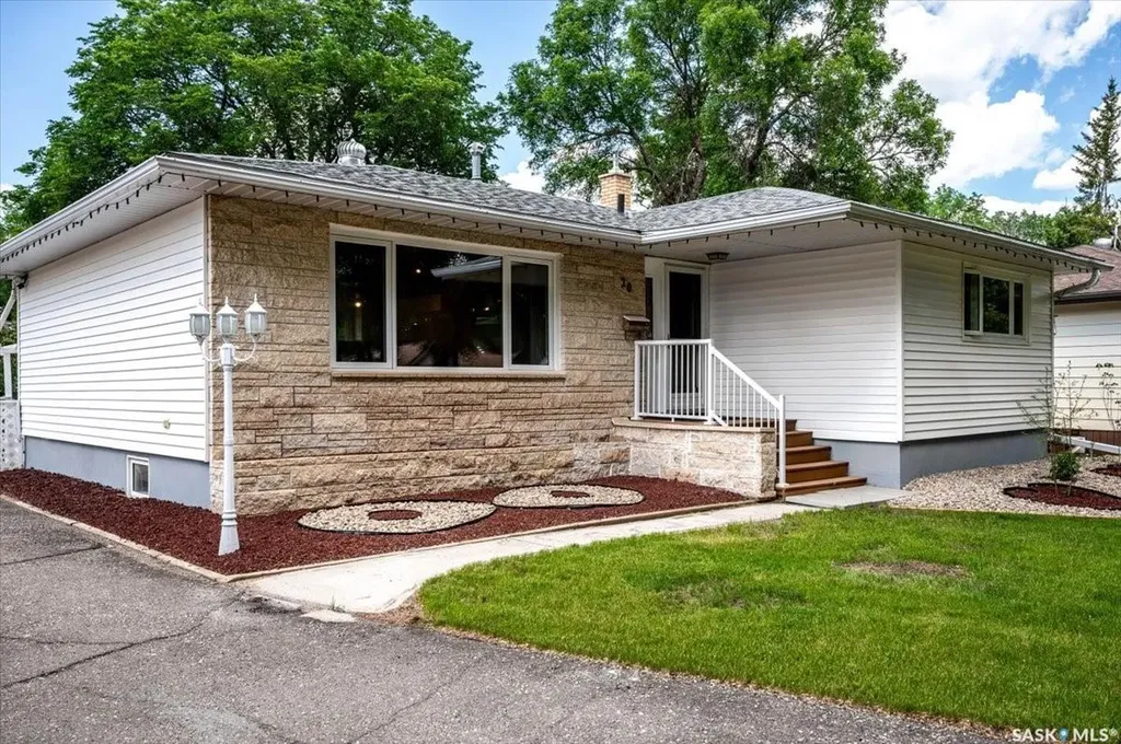 20 Dunning Crescent Regina SK S4S 3W1