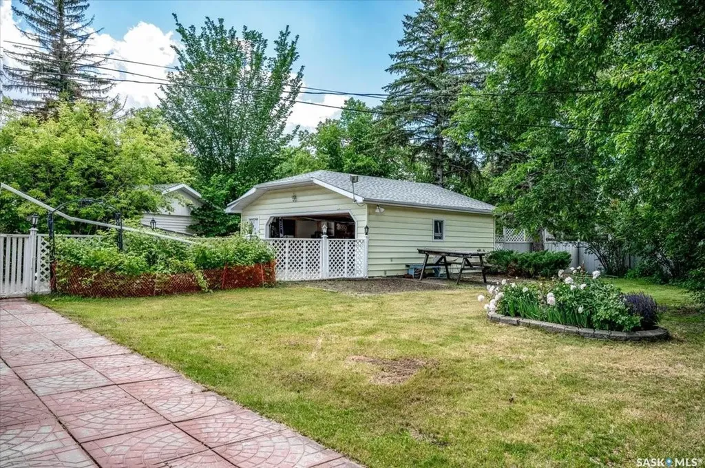 20 Dunning Crescent Regina SK S4S 3W1