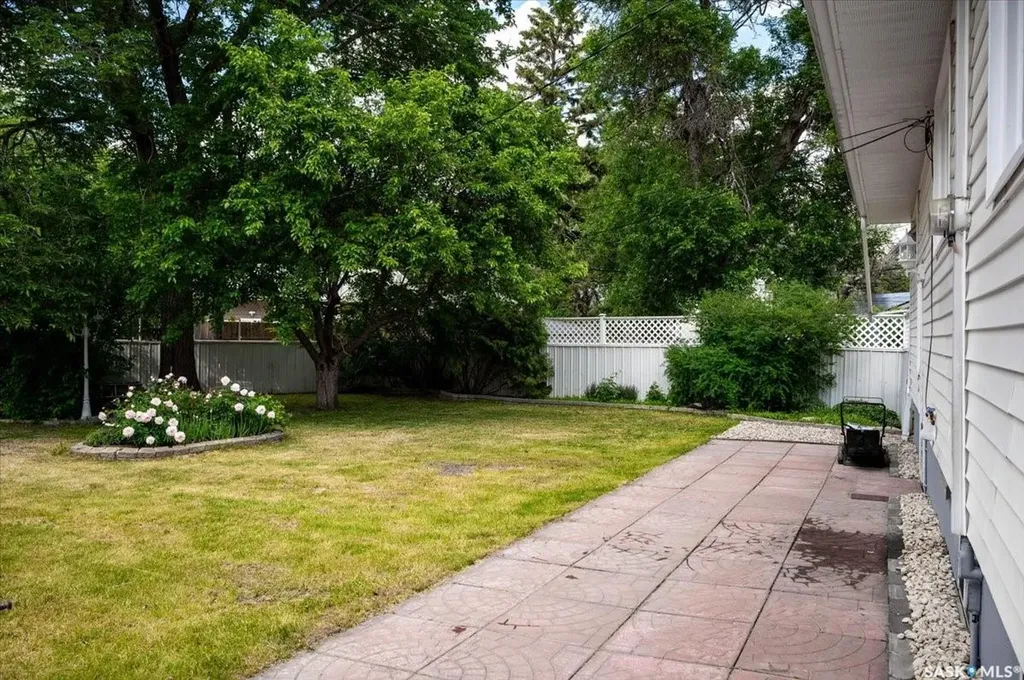 20 Dunning Crescent Regina SK S4S 3W1