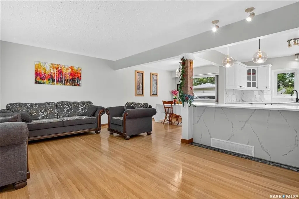 20 Dunning Crescent Regina SK S4S 3W1