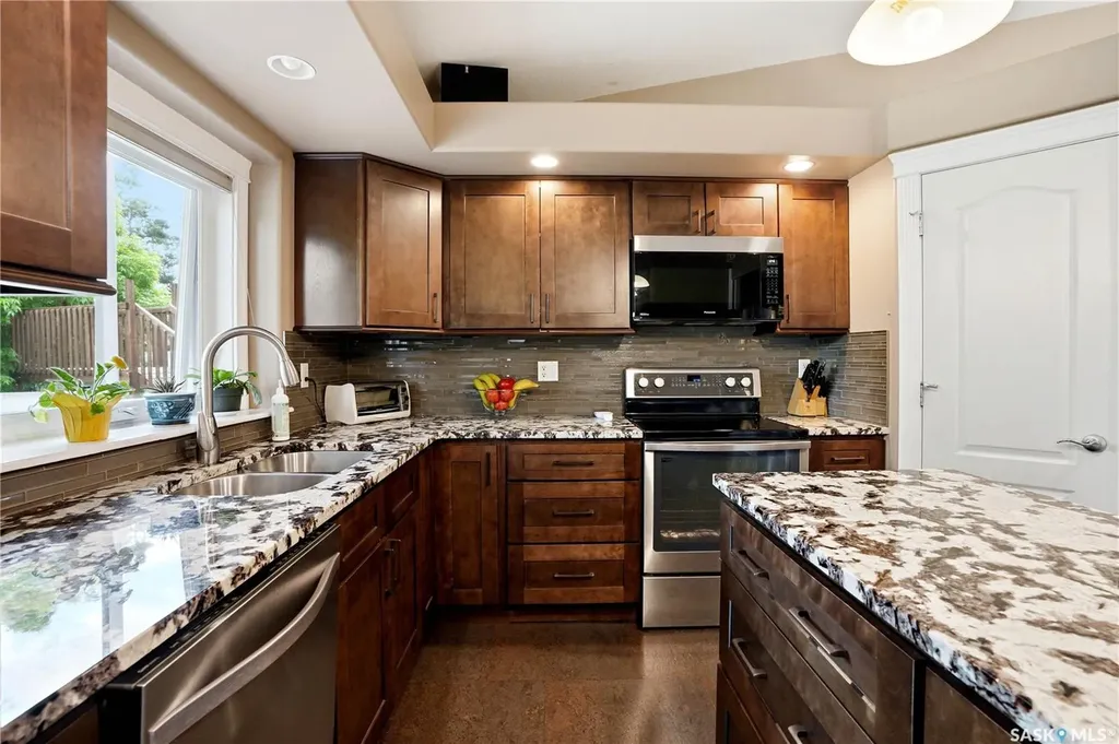 138 Mcfarland Place Saskatoon SK S7N 4M2