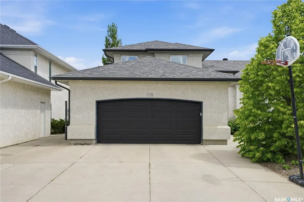 138 Mcfarland Place Saskatoon SK S7N 4M2