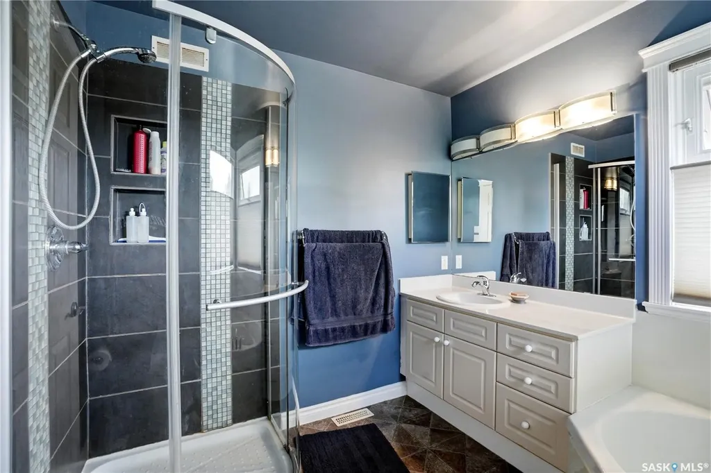 138 Mcfarland Place Saskatoon SK S7N 4M2