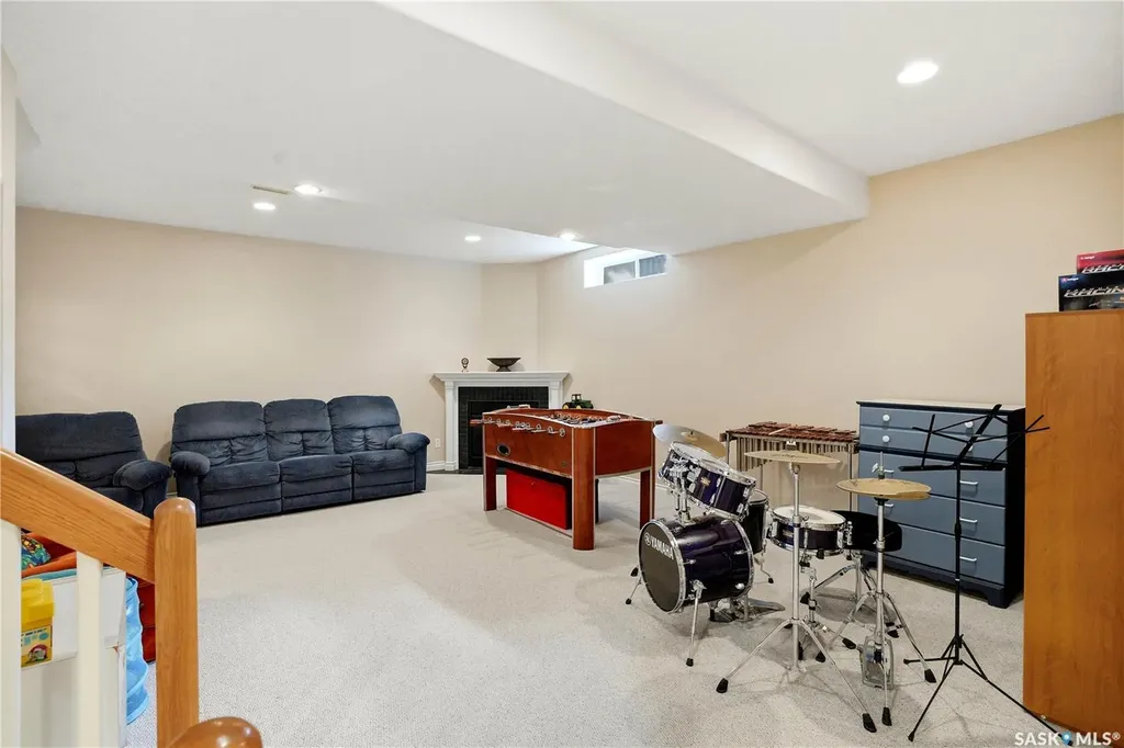 138 Mcfarland Place Saskatoon SK S7N 4M2