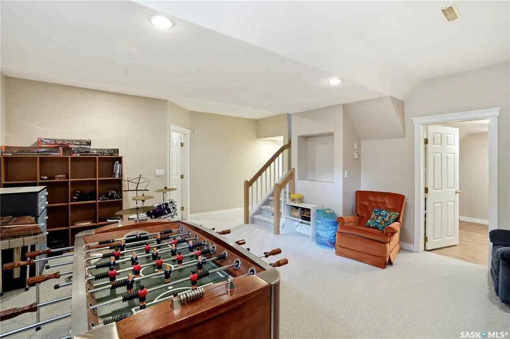 138 Mcfarland Place Saskatoon SK S7N 4M2