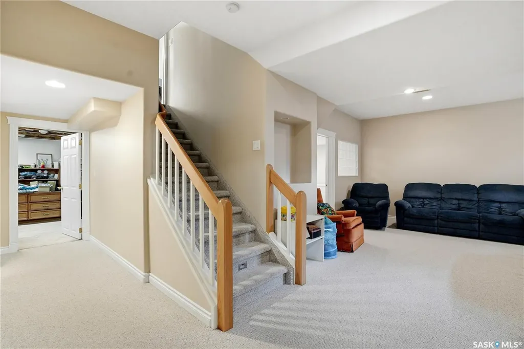 138 Mcfarland Place Saskatoon SK S7N 4M2