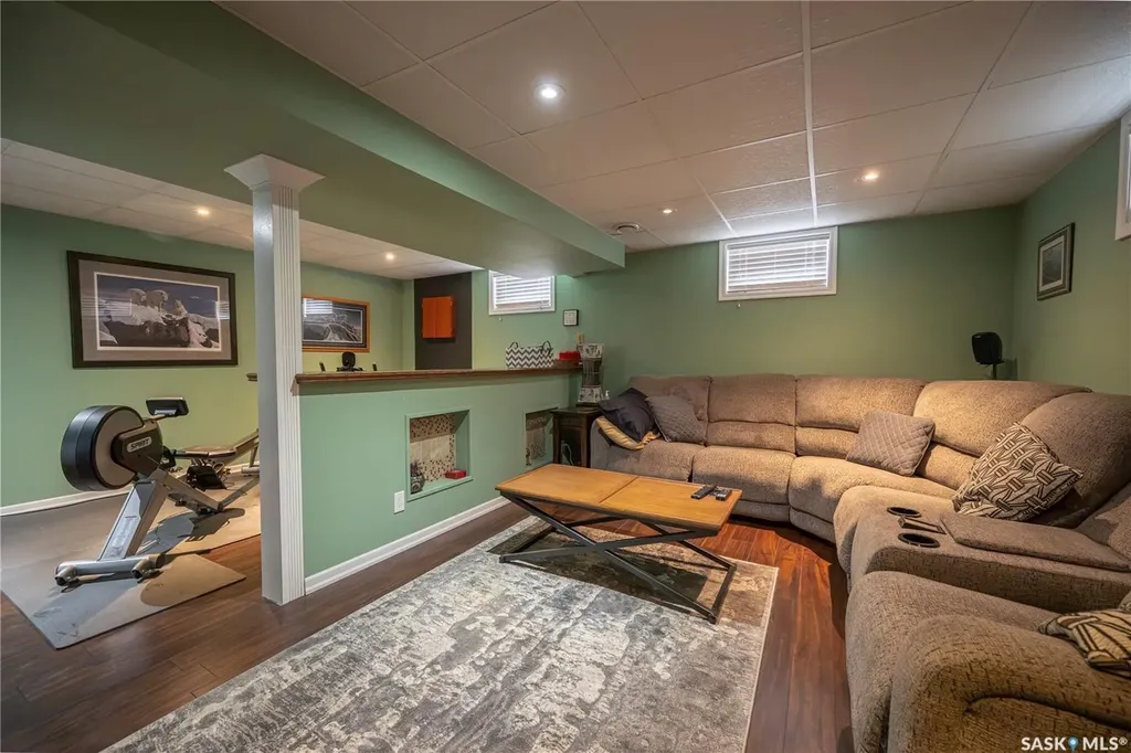 32 Victor Place Yorkton SK S3N 2H4