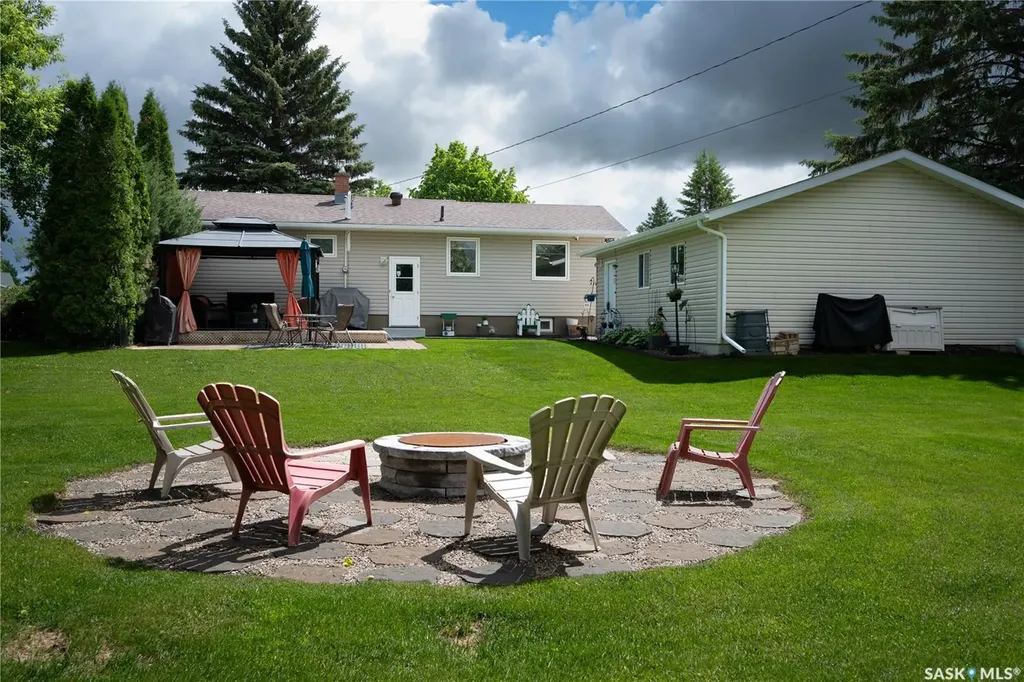 32 Victor Place Yorkton SK S3N 2H4