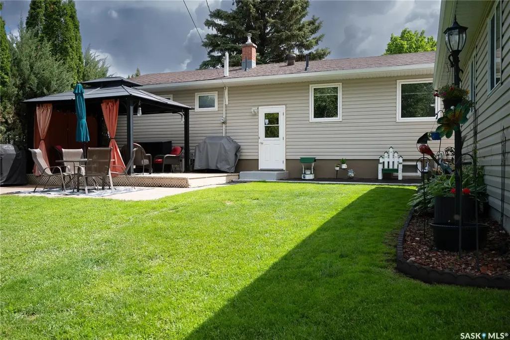 32 Victor Place Yorkton SK S3N 2H4