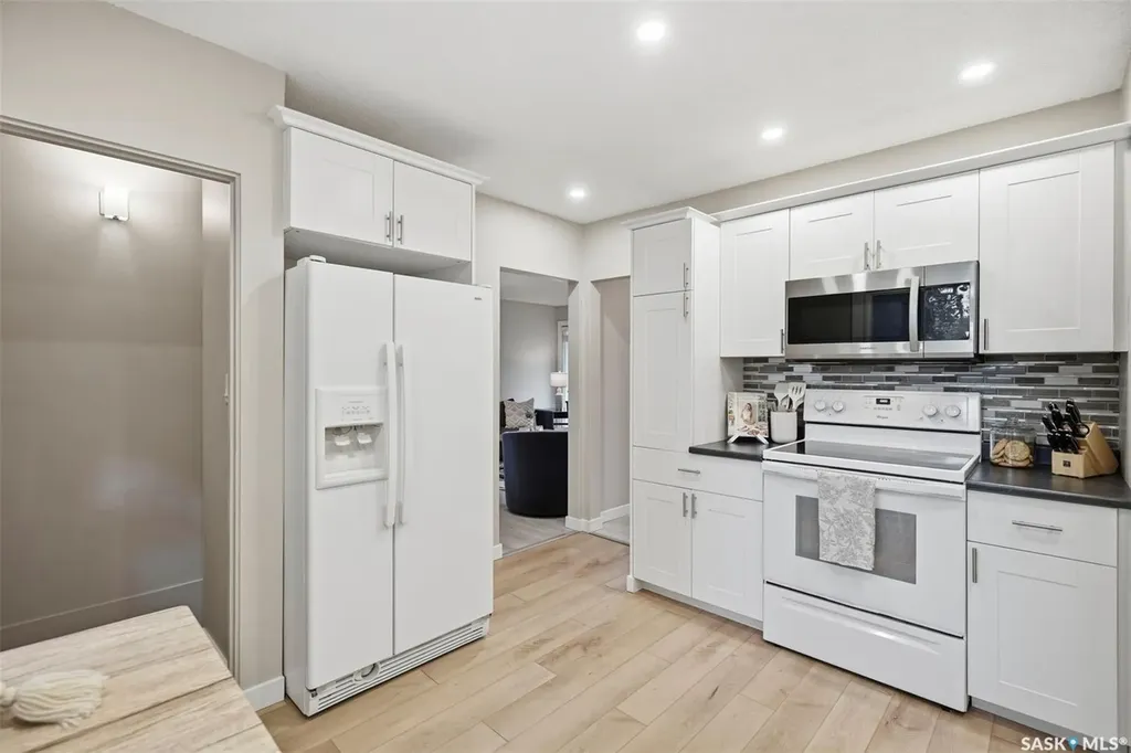 2313 Dufferin Avenue Saskatoon SK S7J 1C1