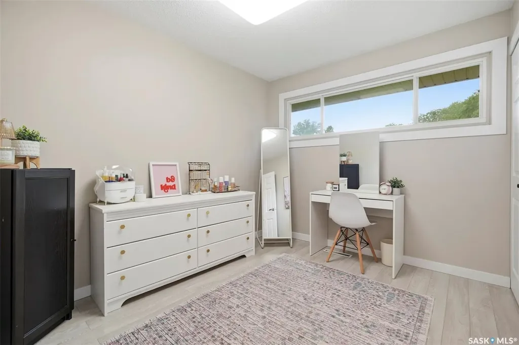 2313 Dufferin Avenue Saskatoon SK S7J 1C1