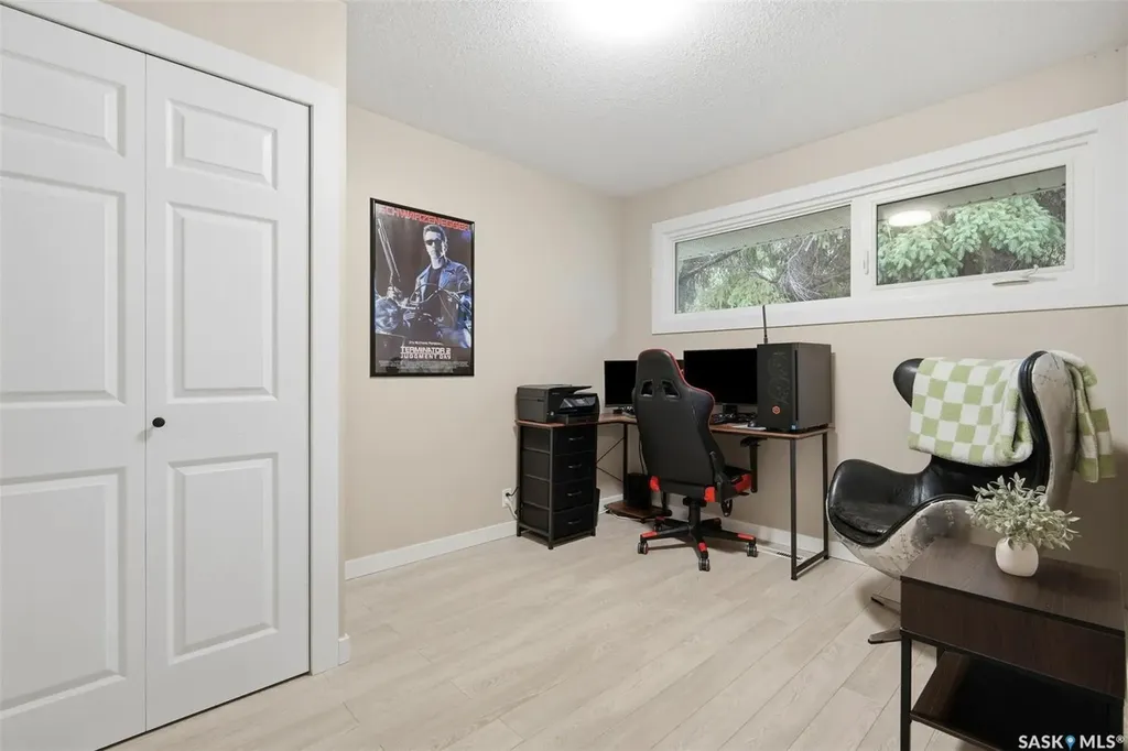 2313 Dufferin Avenue Saskatoon SK S7J 1C1
