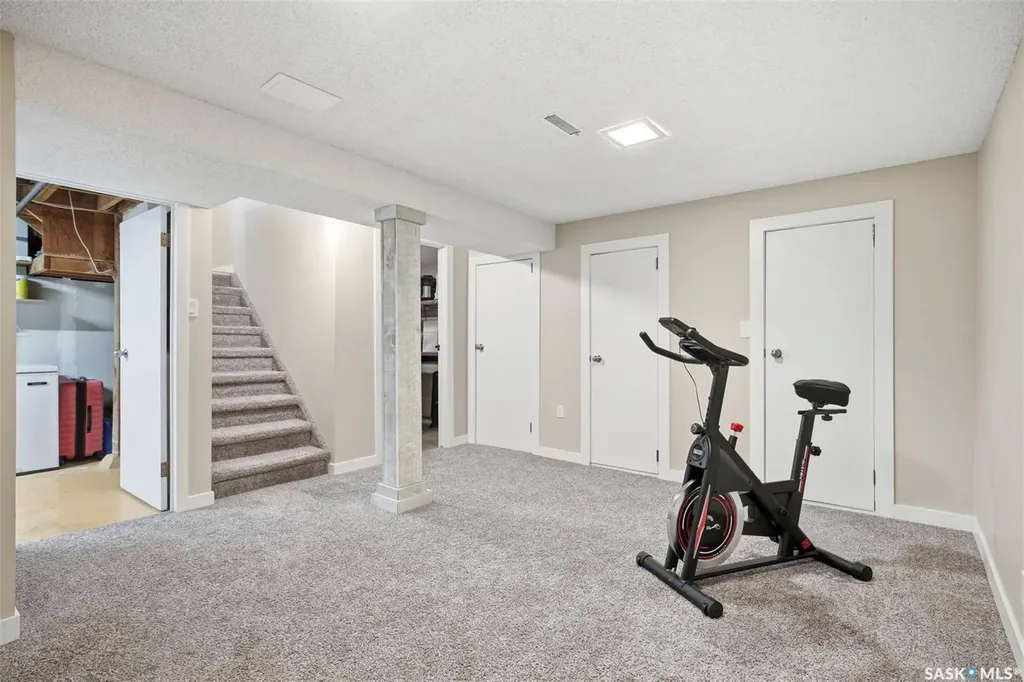 2313 Dufferin Avenue Saskatoon SK S7J 1C1