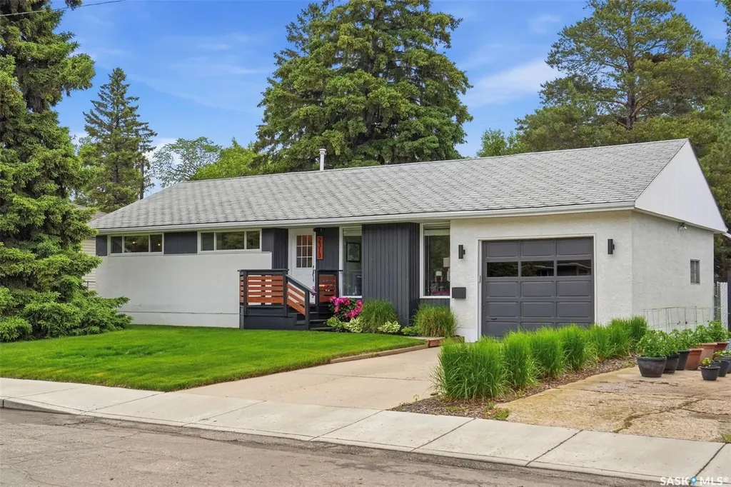 2313 Dufferin Avenue Saskatoon SK S7J 1C1