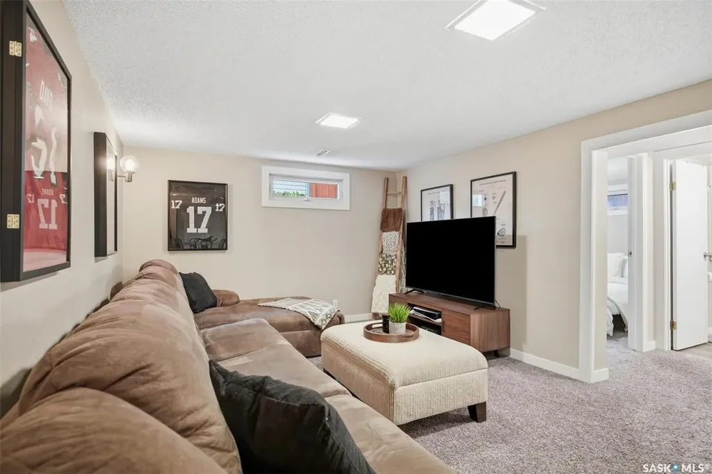 2313 Dufferin Avenue Saskatoon SK S7J 1C1