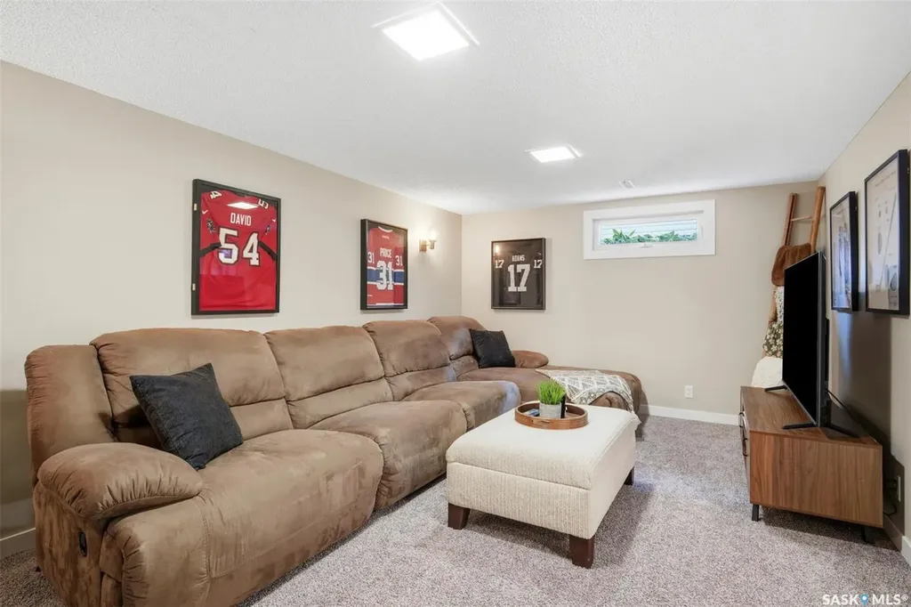2313 Dufferin Avenue Saskatoon SK S7J 1C1
