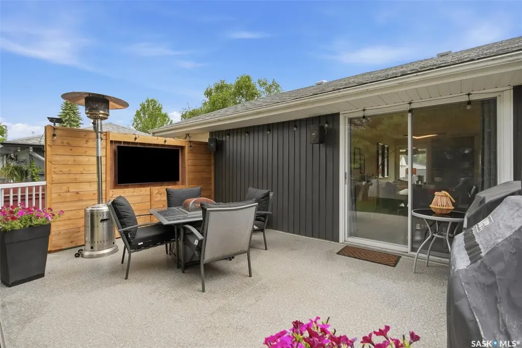 2313 Dufferin Avenue Saskatoon SK S7J 1C1