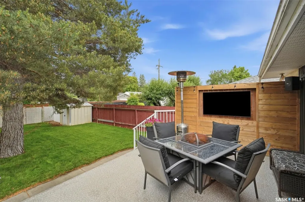 2313 Dufferin Avenue Saskatoon SK S7J 1C1