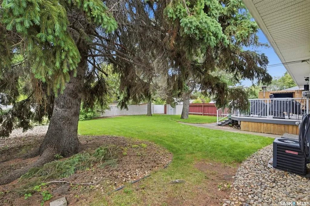 2313 Dufferin Avenue Saskatoon SK S7J 1C1