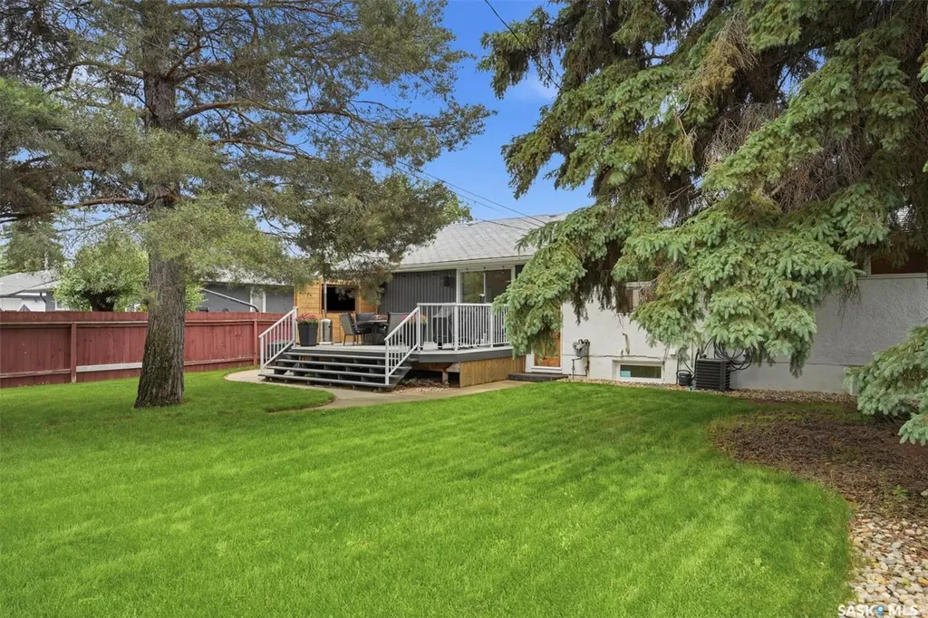 2313 Dufferin Avenue Saskatoon SK S7J 1C1