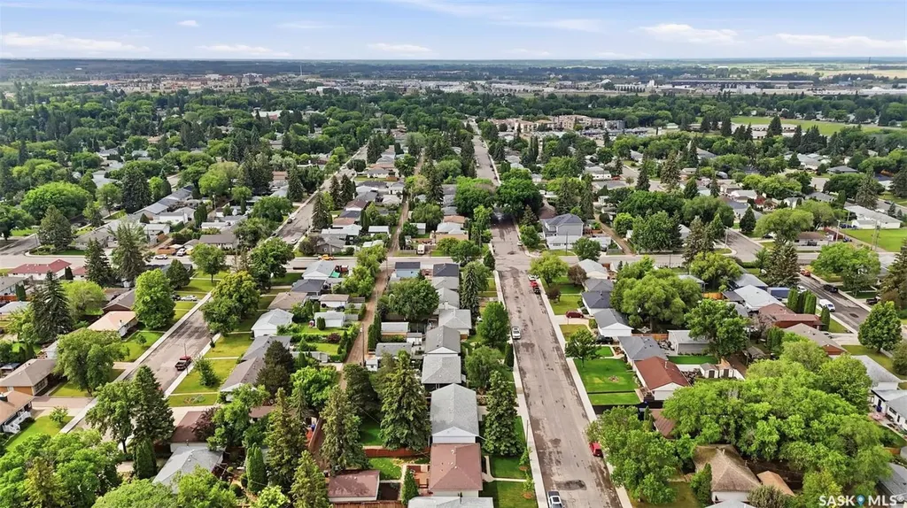 2313 Dufferin Avenue Saskatoon SK S7J 1C1
