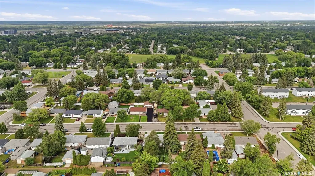 2313 Dufferin Avenue Saskatoon SK S7J 1C1