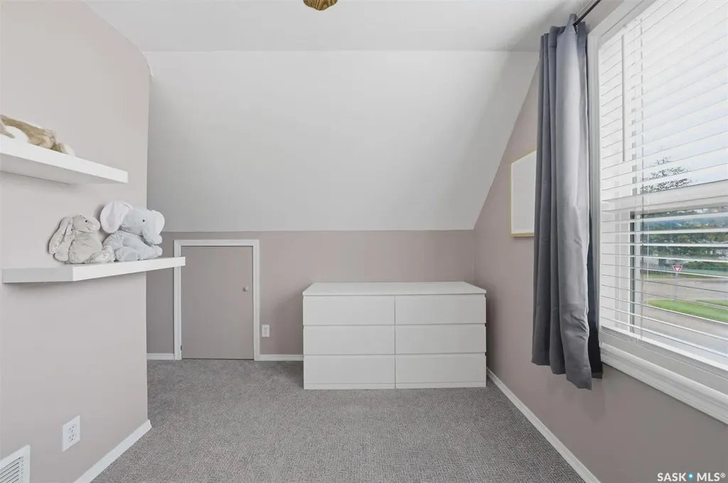 1002 O Avenue S Saskatoon SK S7M 2T2