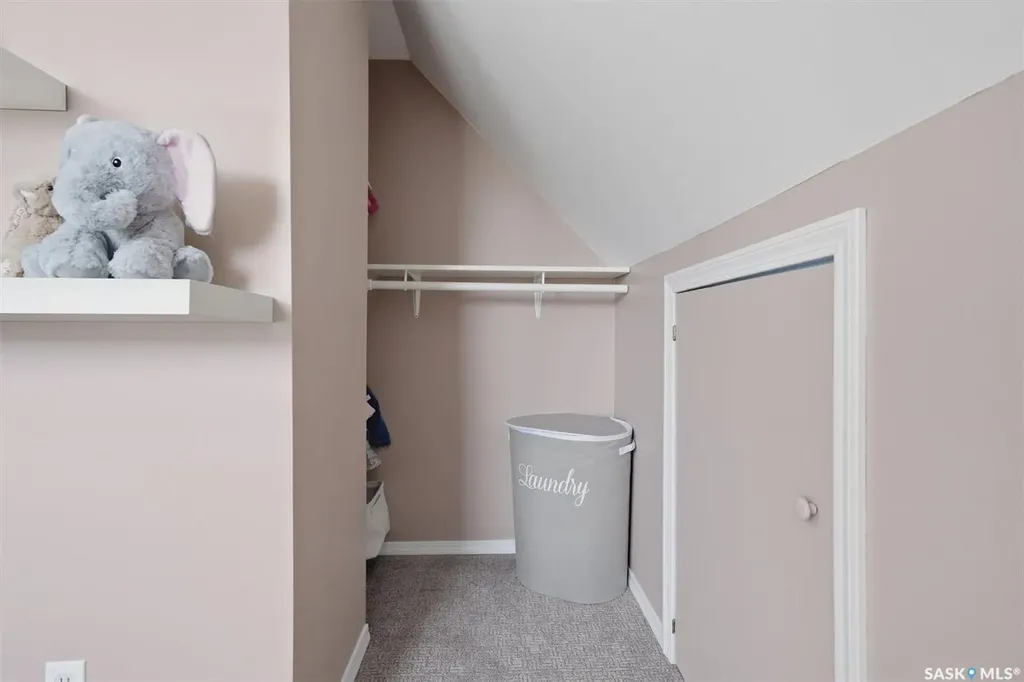 1002 O Avenue S Saskatoon SK S7M 2T2