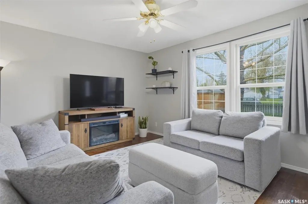 1002 O Avenue S Saskatoon SK S7M 2T2