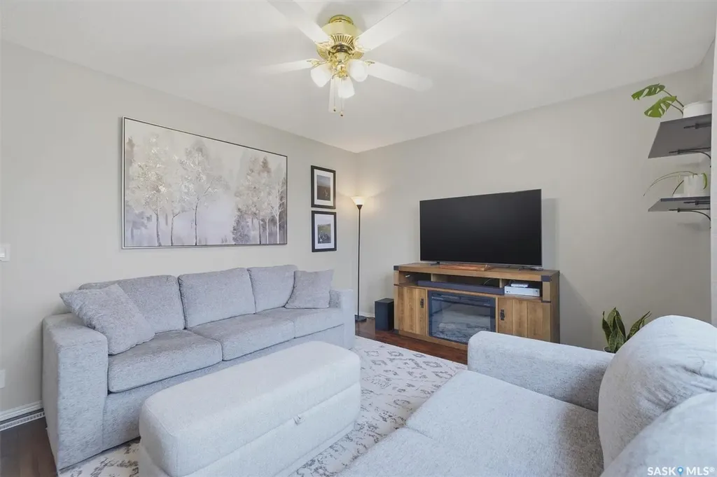 1002 O Avenue S Saskatoon SK S7M 2T2