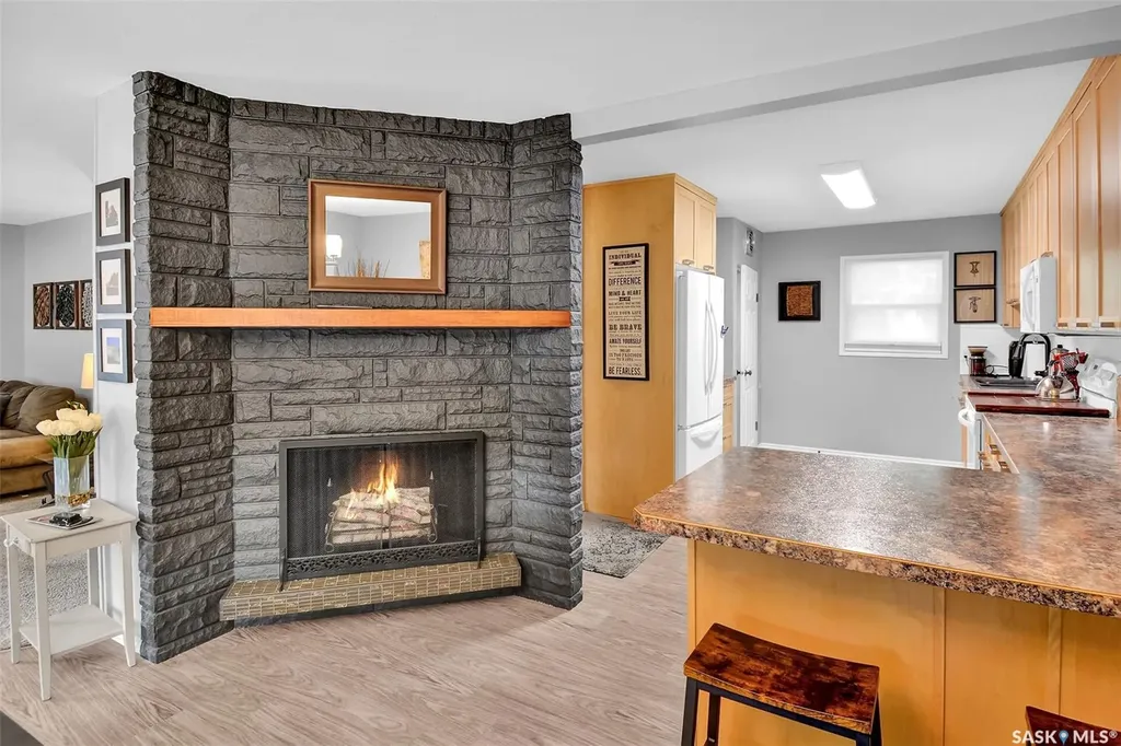 510 R Avenue N Saskatoon SK S7L 2Z2