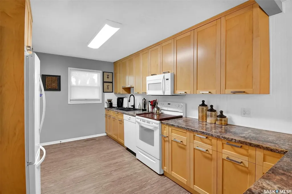 510 R Avenue N Saskatoon SK S7L 2Z2