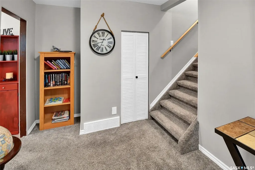 510 R Avenue N Saskatoon SK S7L 2Z2