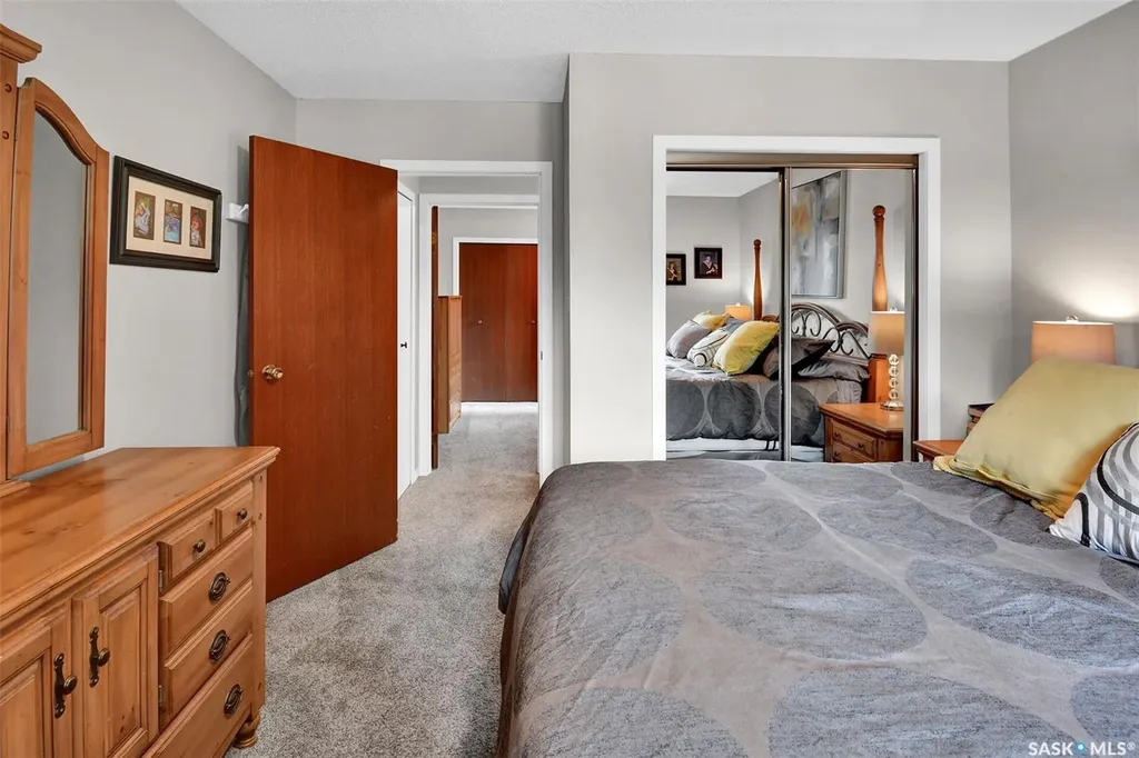 510 R Avenue N Saskatoon SK S7L 2Z2