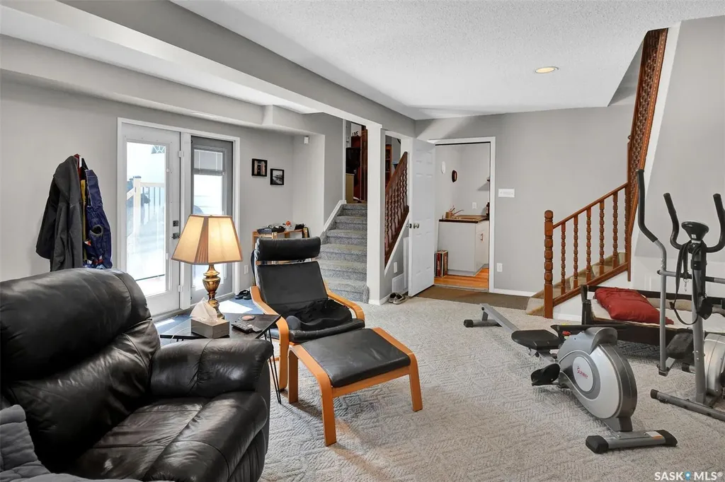 510 R Avenue N Saskatoon SK S7L 2Z2